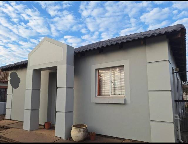 3 BEDROOM PROPERTY TO RENT IN ROSSLYN